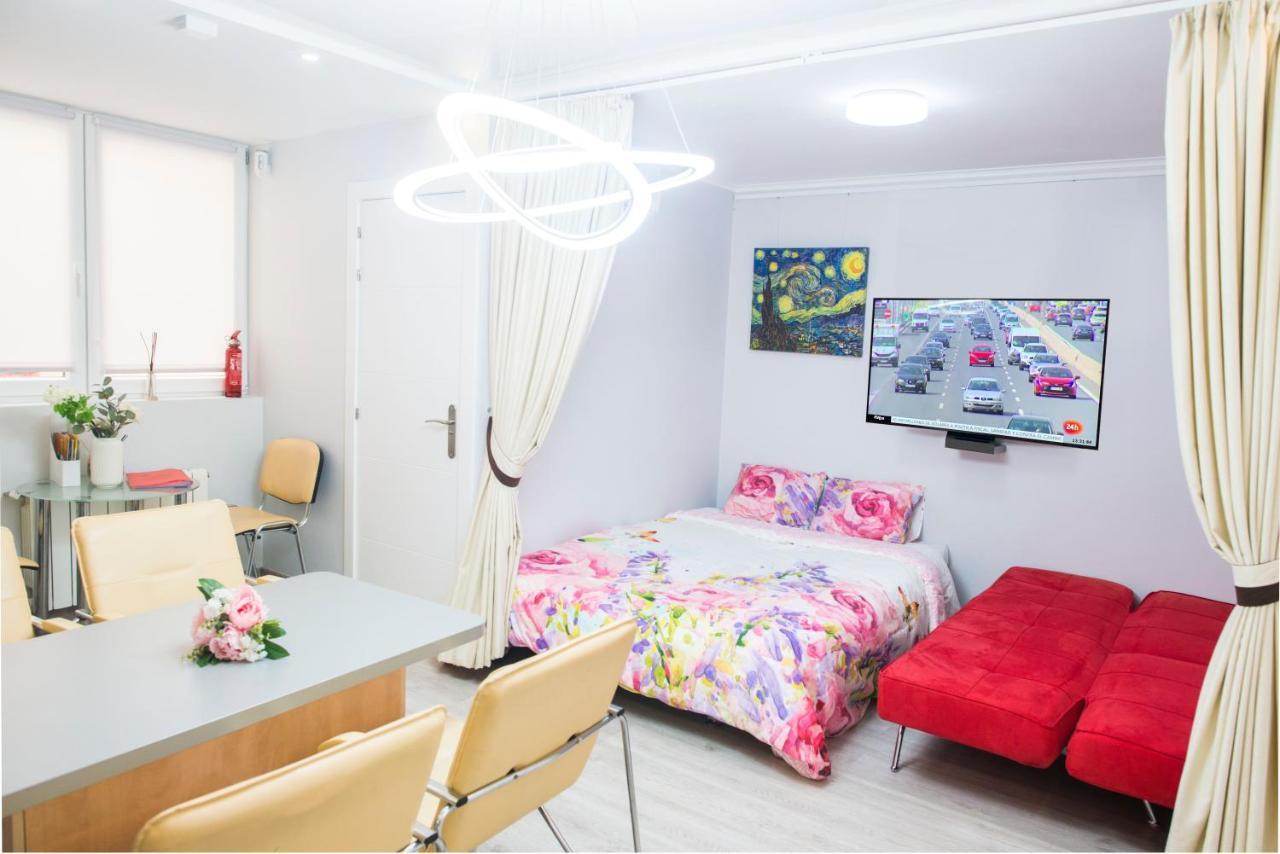Camp Nou, Europa Fira - Modern Two-Bedroom Apartment With Heating L'Hospitalet de Llobregat Kültér fotó