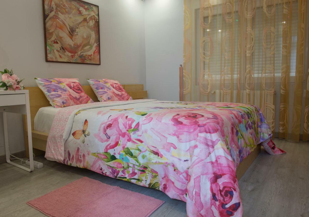 Camp Nou, Europa Fira - Modern Two-Bedroom Apartment With Heating L'Hospitalet de Llobregat Kültér fotó